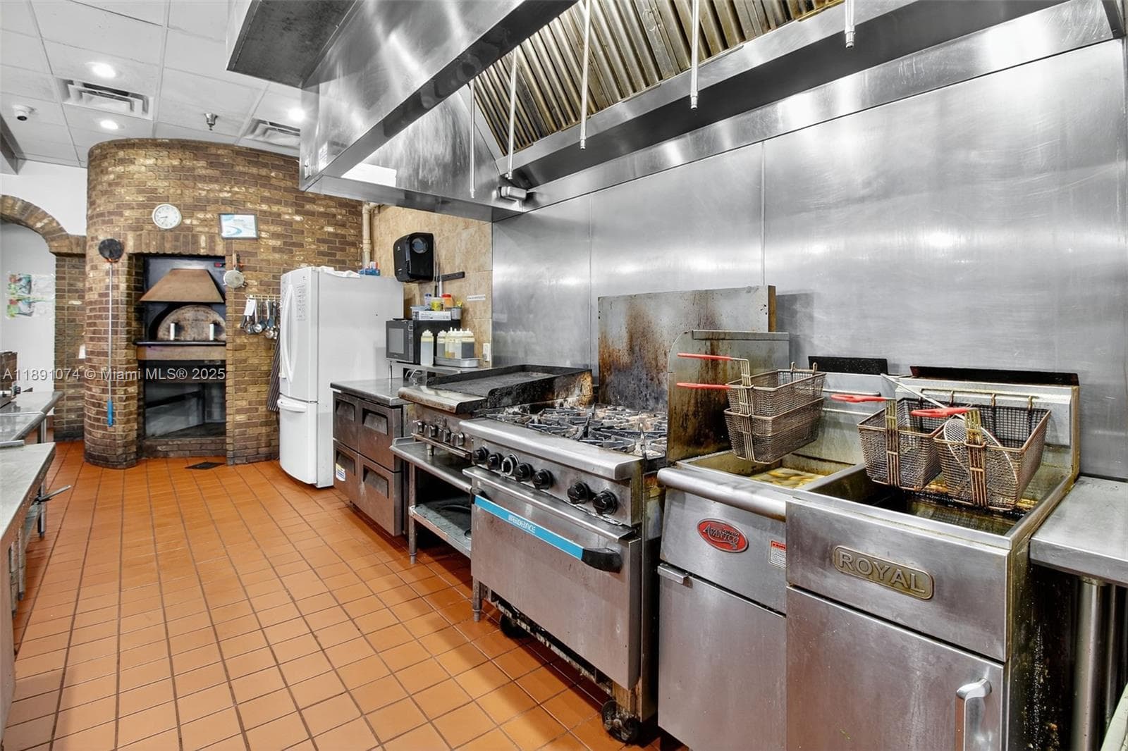 Restaurant and Bar For Sale in Coral Springs, Coral Springs FL 33071