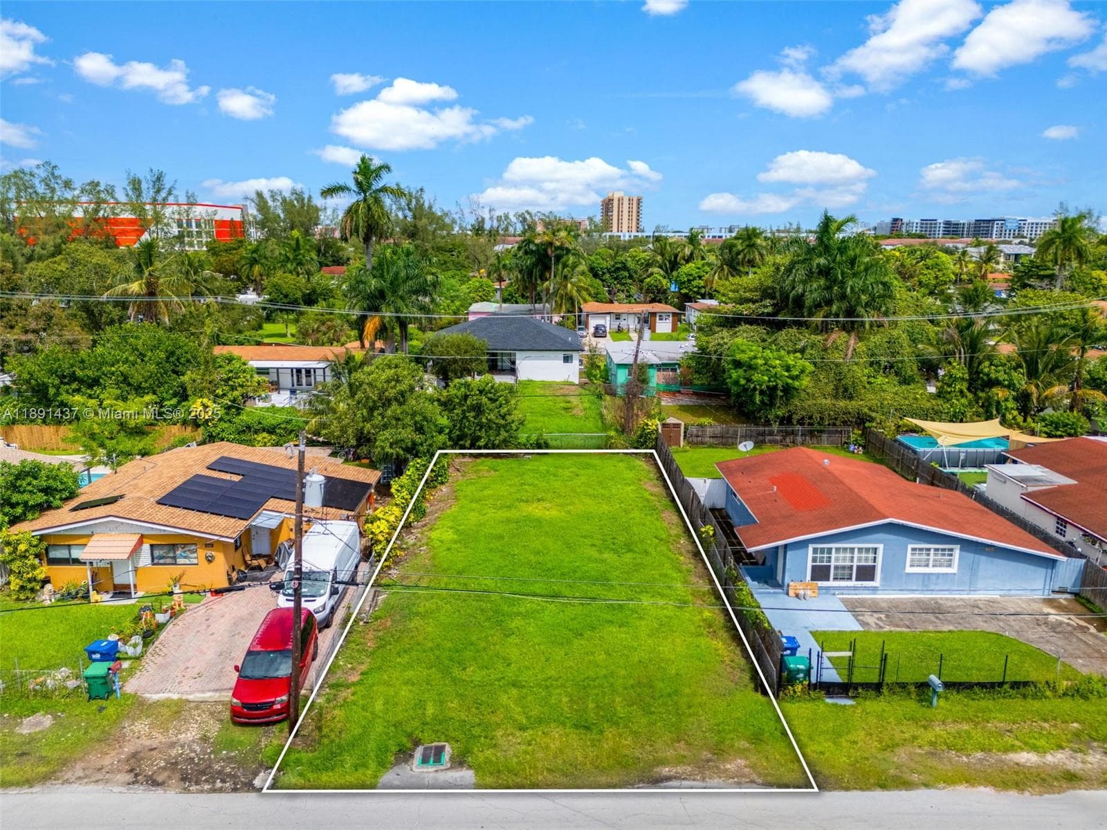 1453 NE 117th St, Miami FL 33161