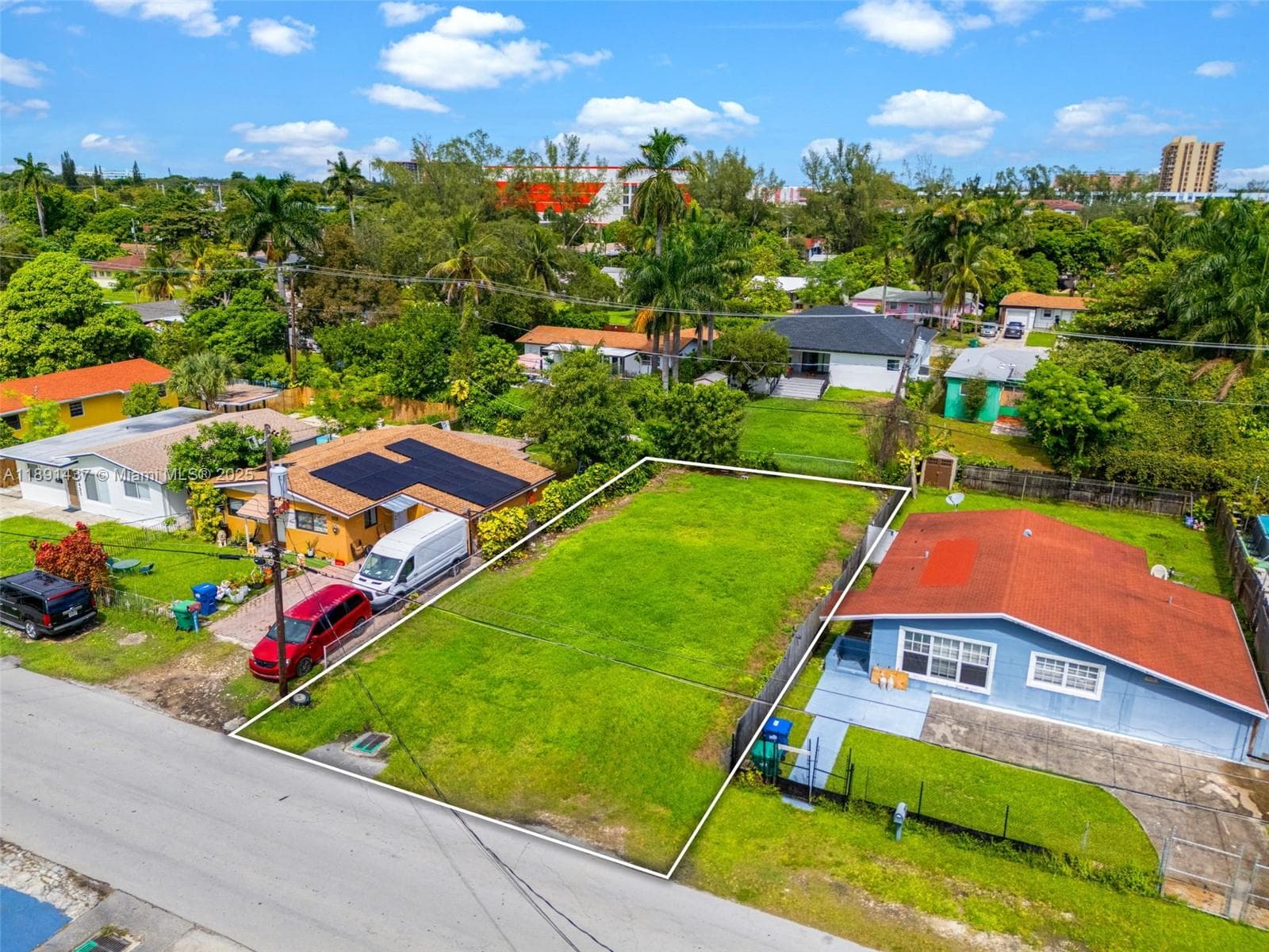 1453 NE 117th St, Miami FL 33161