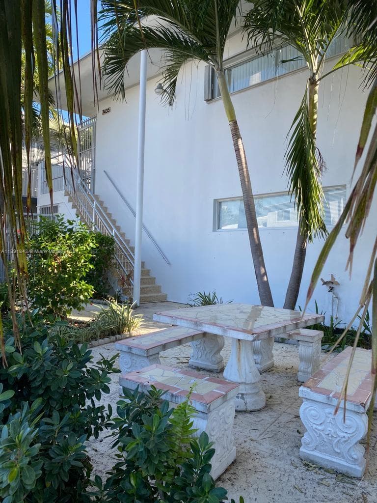 7435 Byron Ave, Miami Beach FL 33141