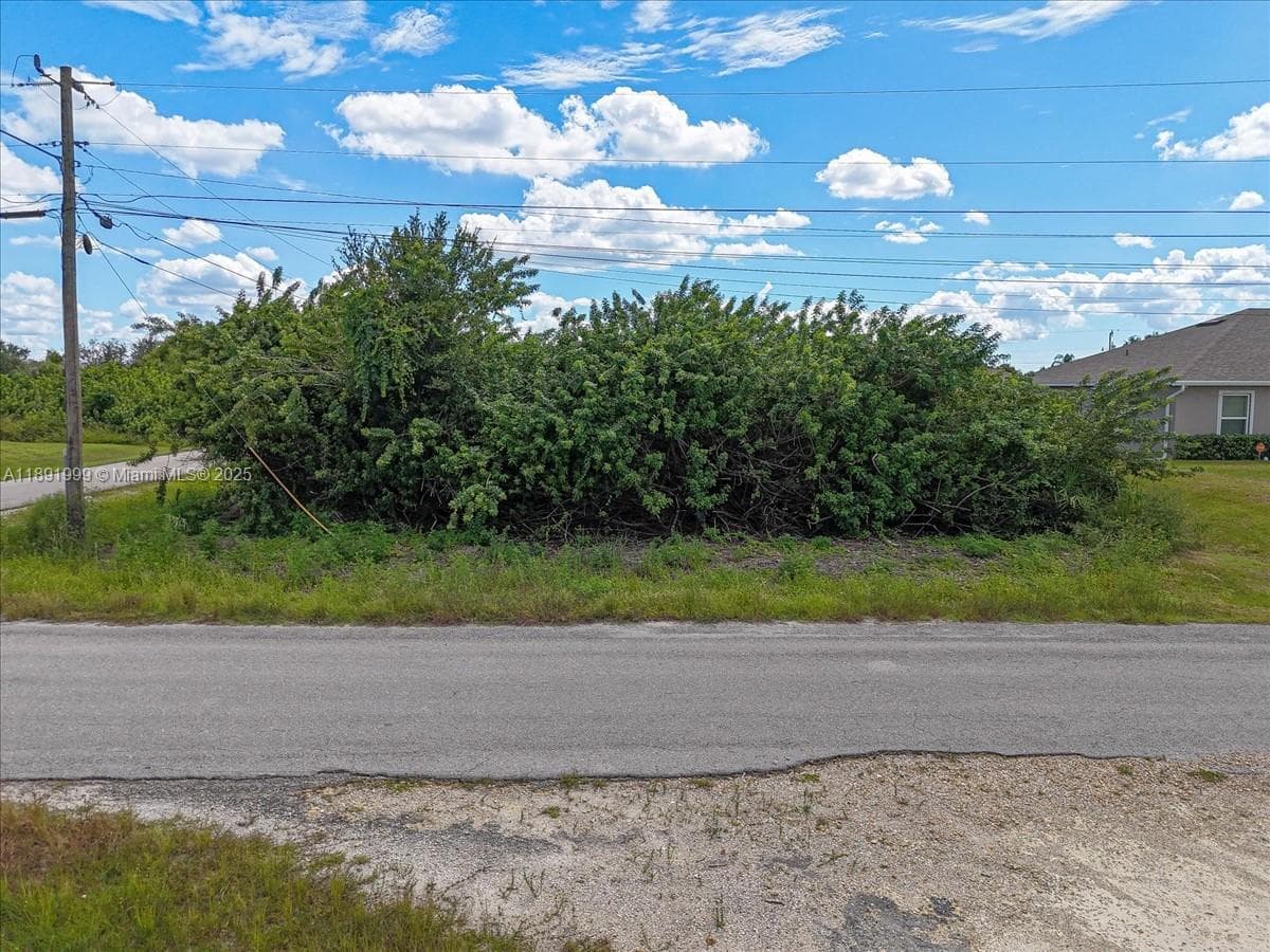 4201 15 ST SW, Lehigh Acres FL 33976