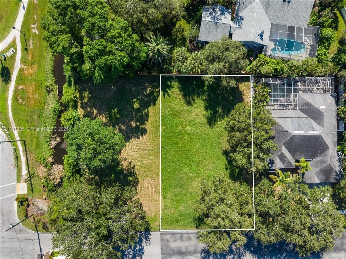 2207 54th ST S, St Petersburg FL 33707