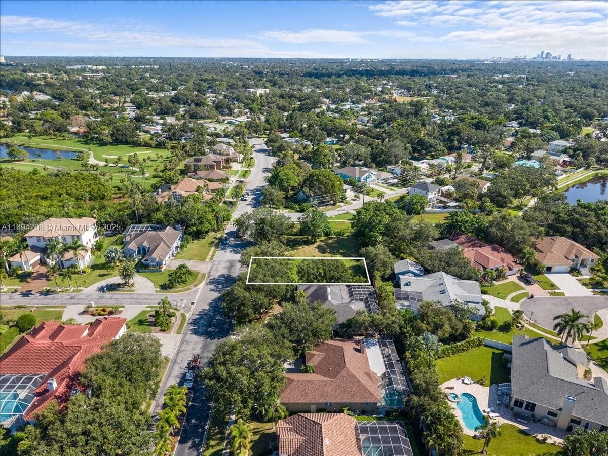 2207 54th ST S, St Petersburg FL 33707