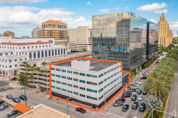 299 Alhambra Cir # 405, Coral Gables FL 33134