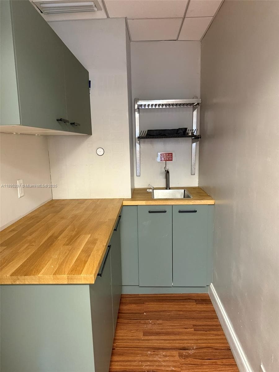 Suite 510- kitchenette
