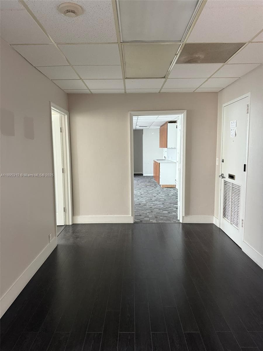 Suite 519/521- reception area