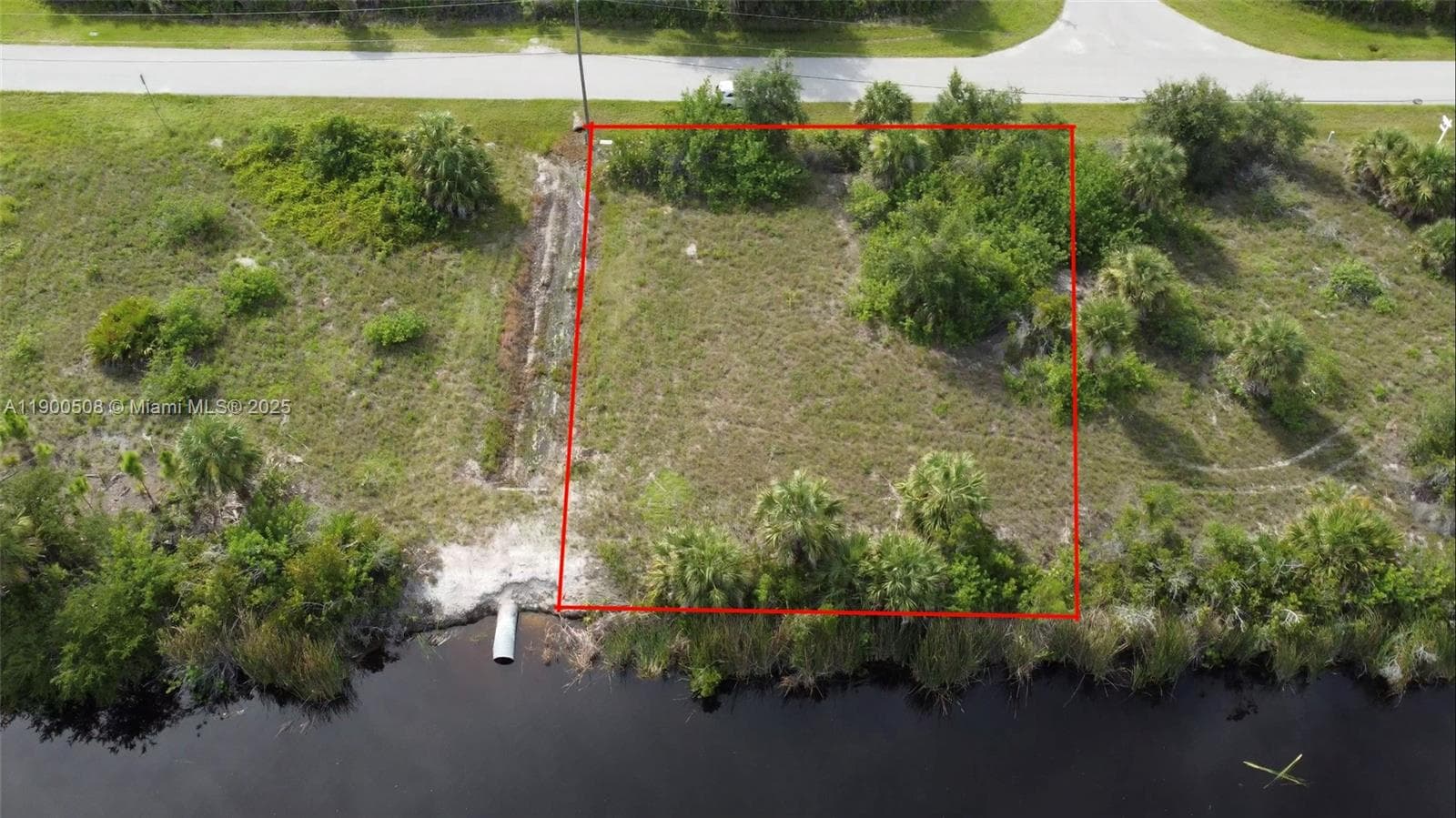 8584 Santa Cruz Dr, Port Charlotte FL 33981