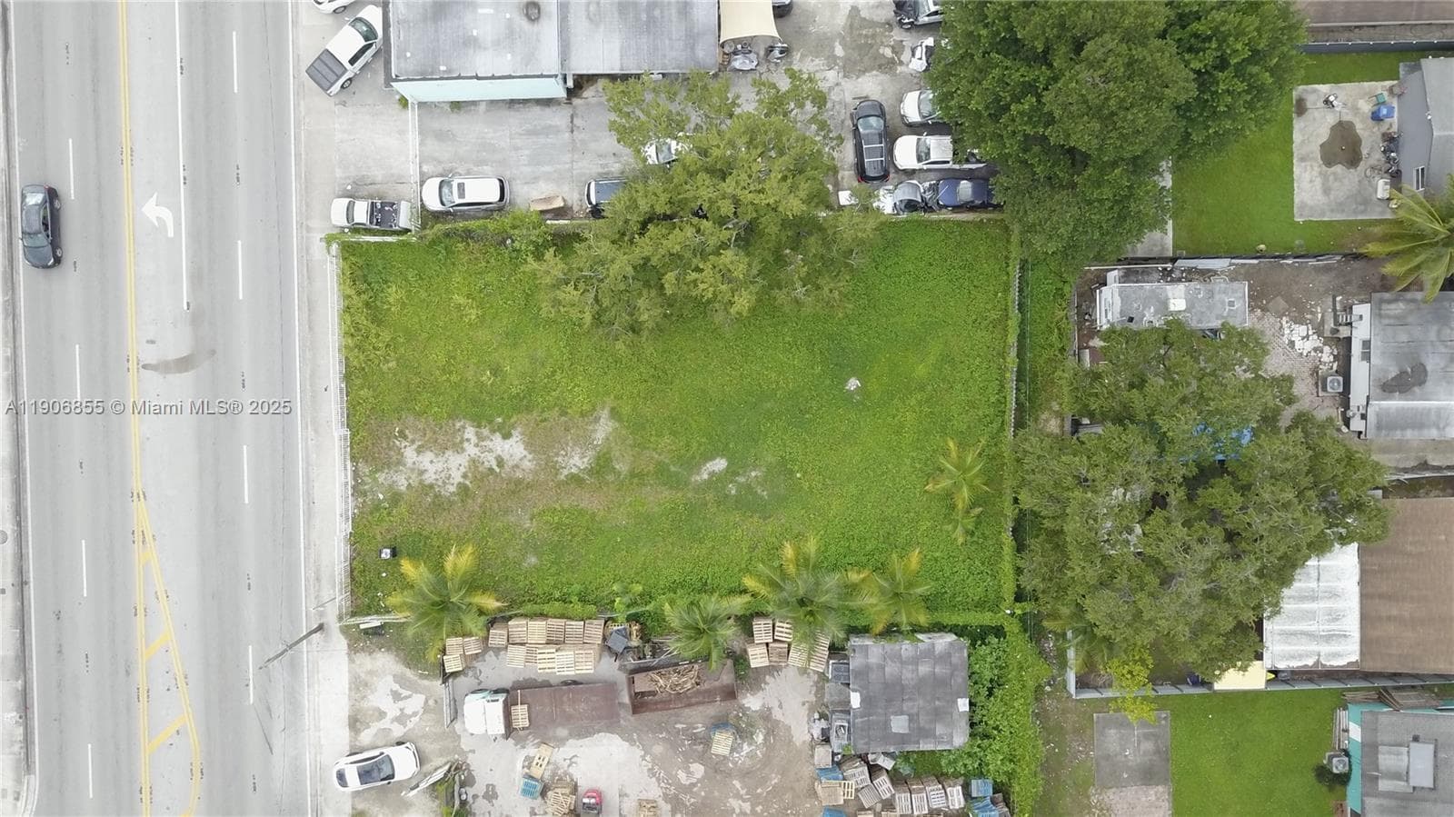 3039 NW 54th St, Miami FL 33142
