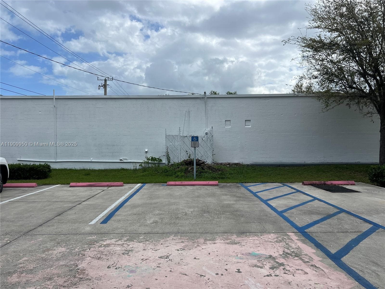 1001 W Midway Rd, Fort Pierce FL 34982