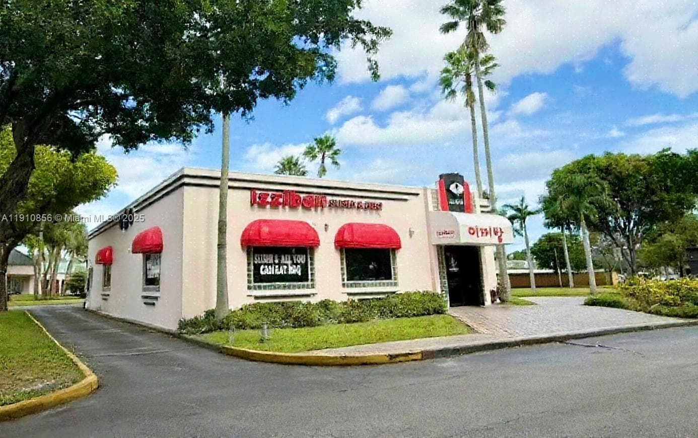 7225 W OKALAND PARD BLVD, Lauderhill FL 33313