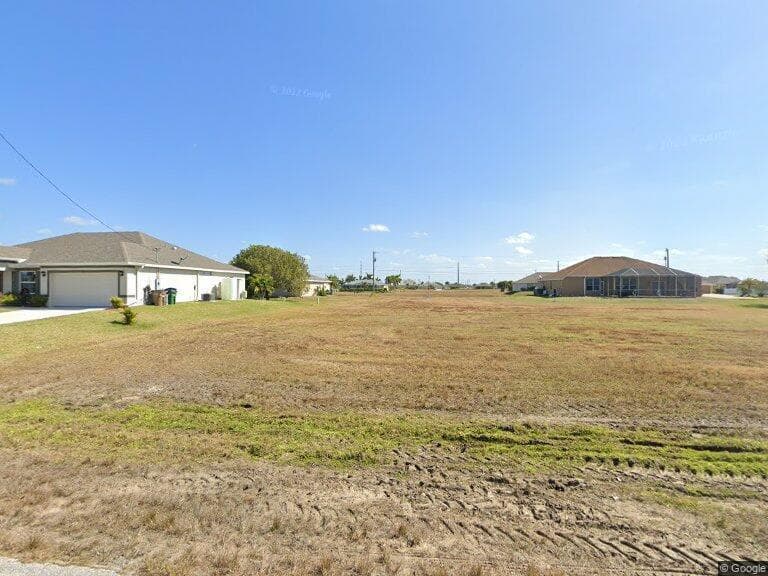 523 NW 25th Place, Cape Coral FL 33993