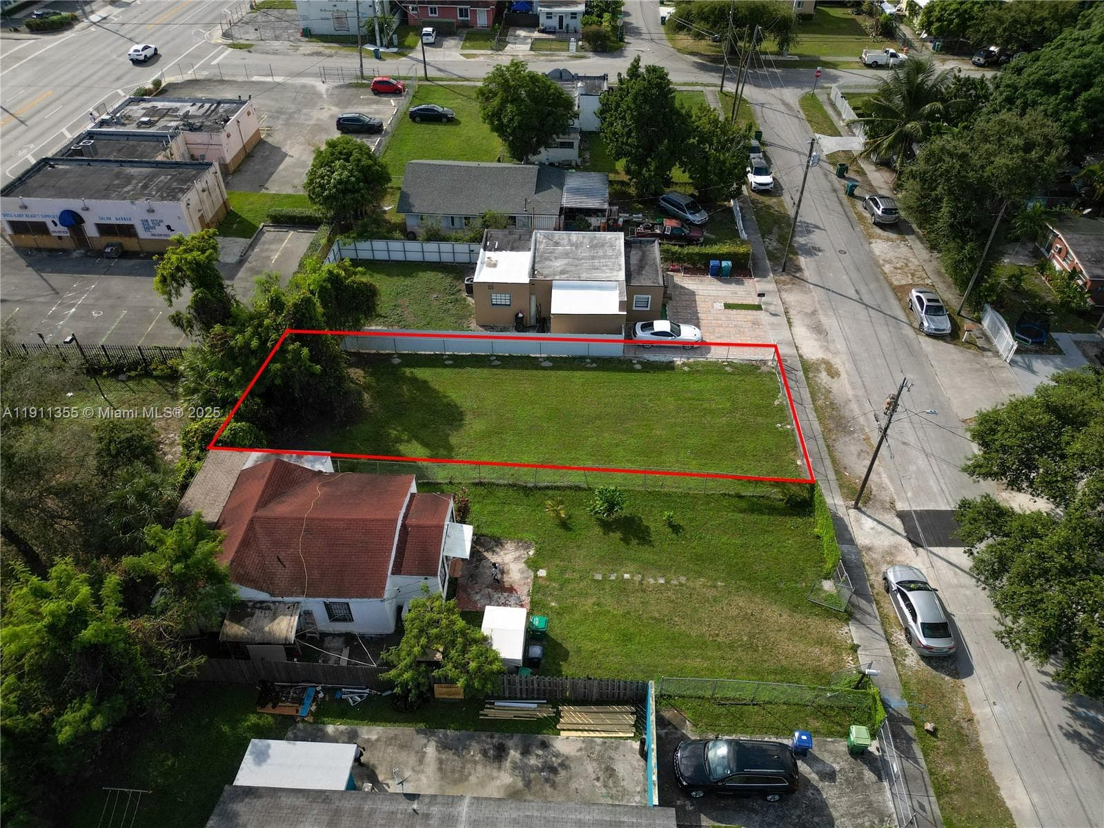 2368 NW 55th St, Miami FL 33142