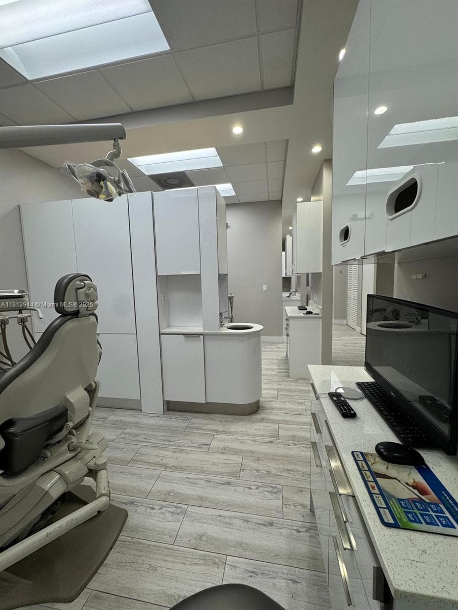 9440 W Commercial Blvd, Sunrise FL 33351
