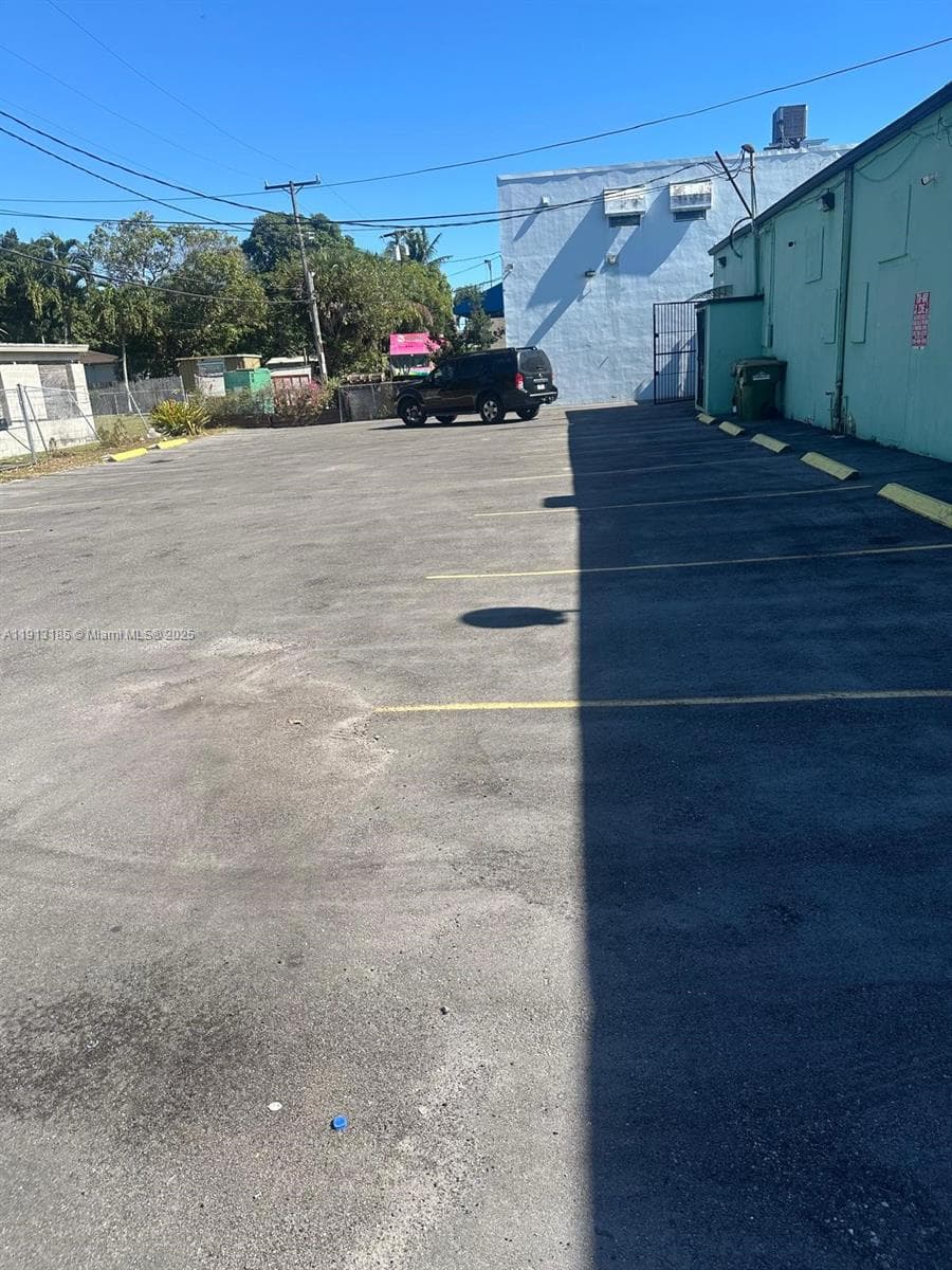 1051 NW 119th St, North Miami FL 33168