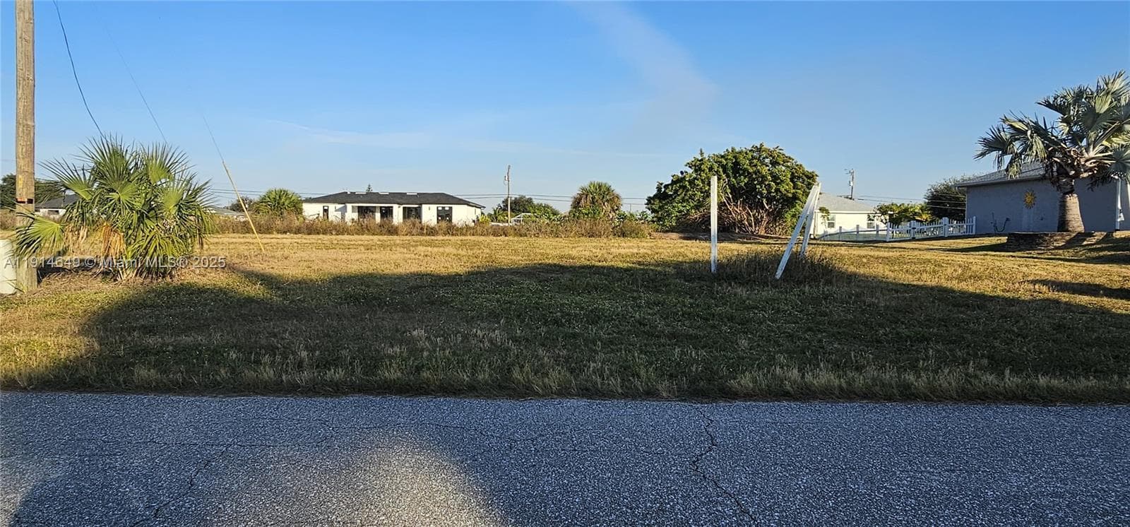 1427 NE 20 th, Cape Coral FL 33909