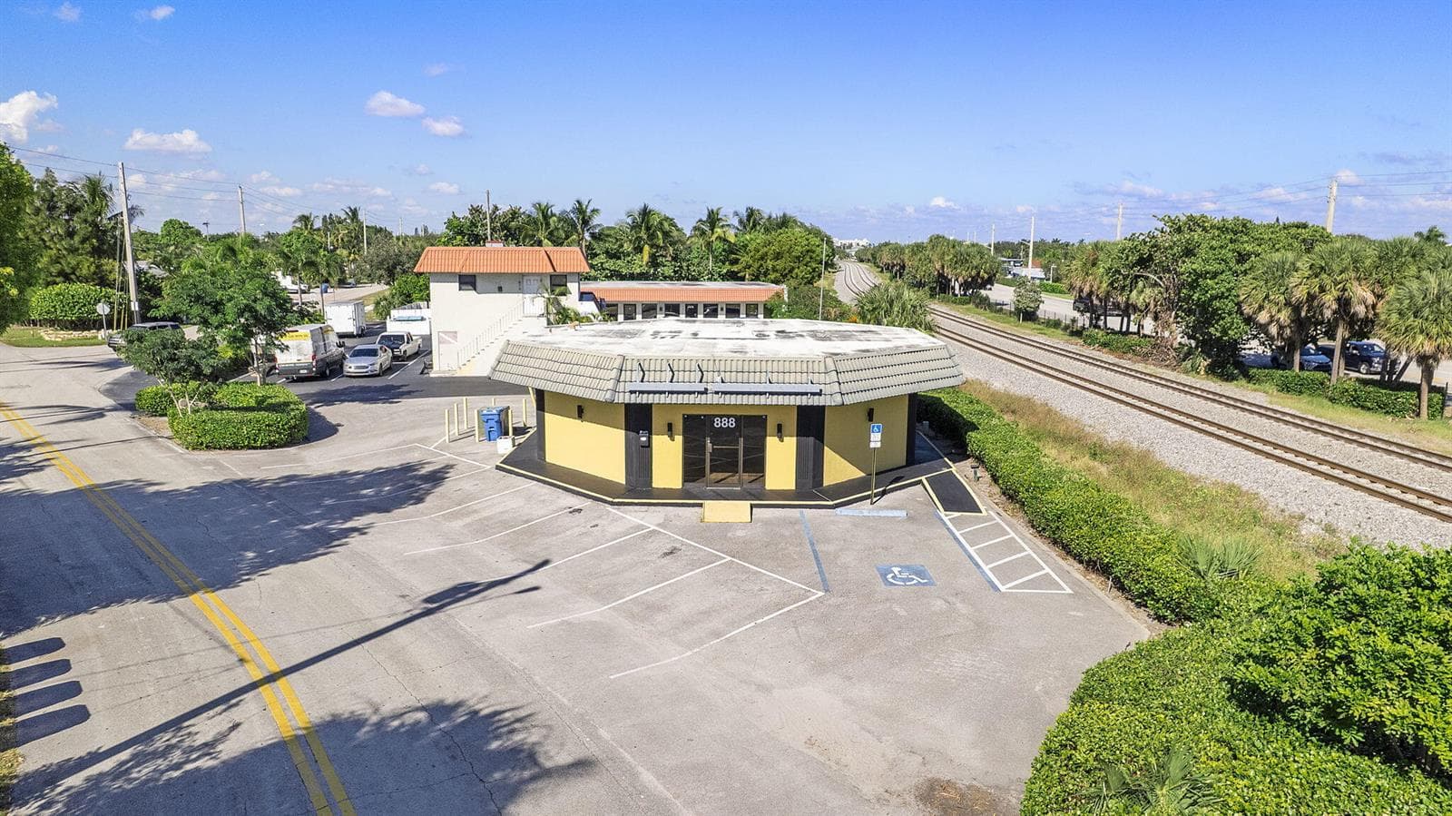 888 E Coast Avenue, Lantana FL 33462