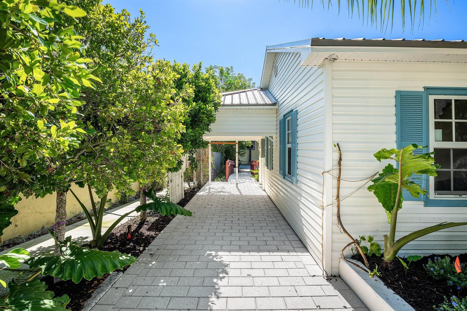 003-23SouthSwintonAvenue-DelrayBeach-FL-