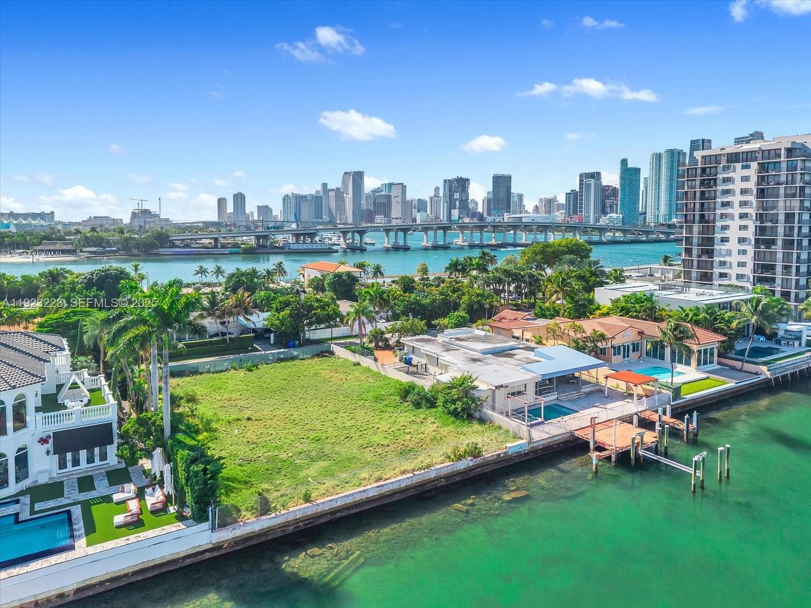 851 N Venetian Dr, Miami FL 33139