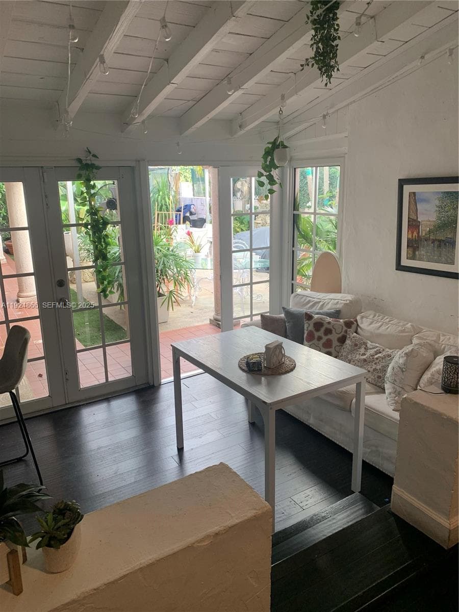 1239 Alton Rd, Miami Beach FL 33139