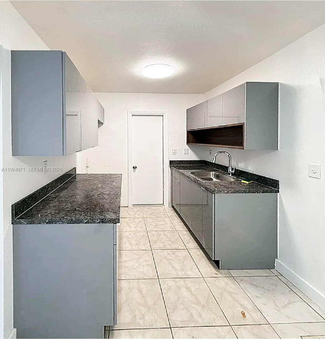 60 NW 161st St, Miami FL 33169