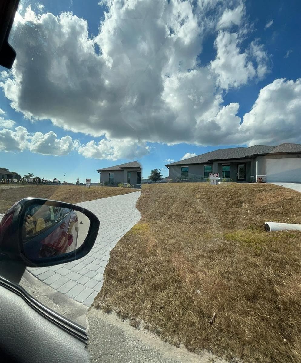 2002 NW 3 TER, Cape Coral FL 33993