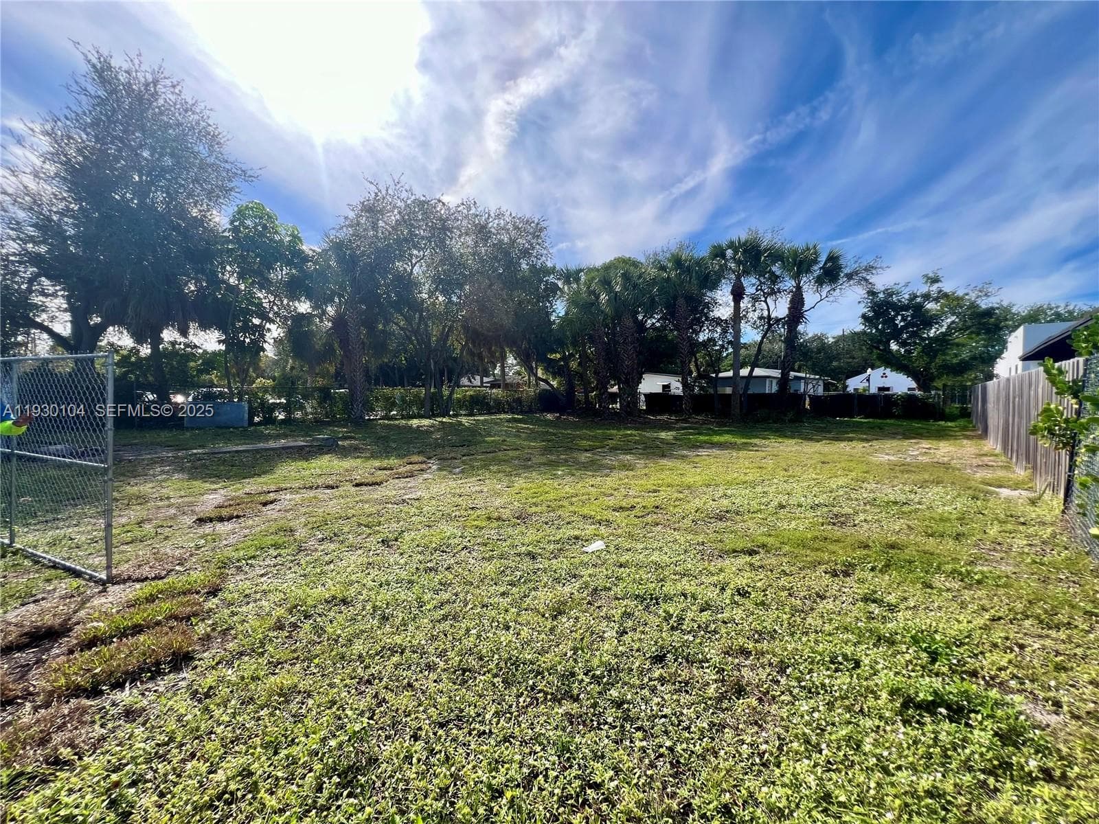 633 NW 14th Ter, Fort Lauderdale FL 33311