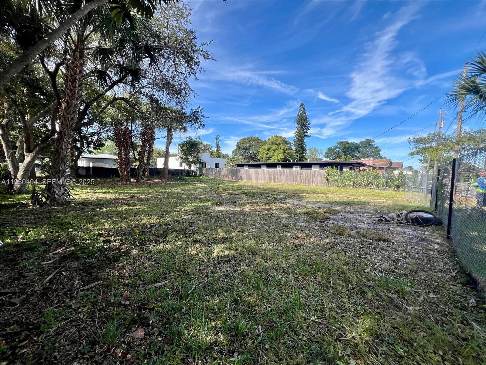 633 NW 14th Ter, Fort Lauderdale FL 33311