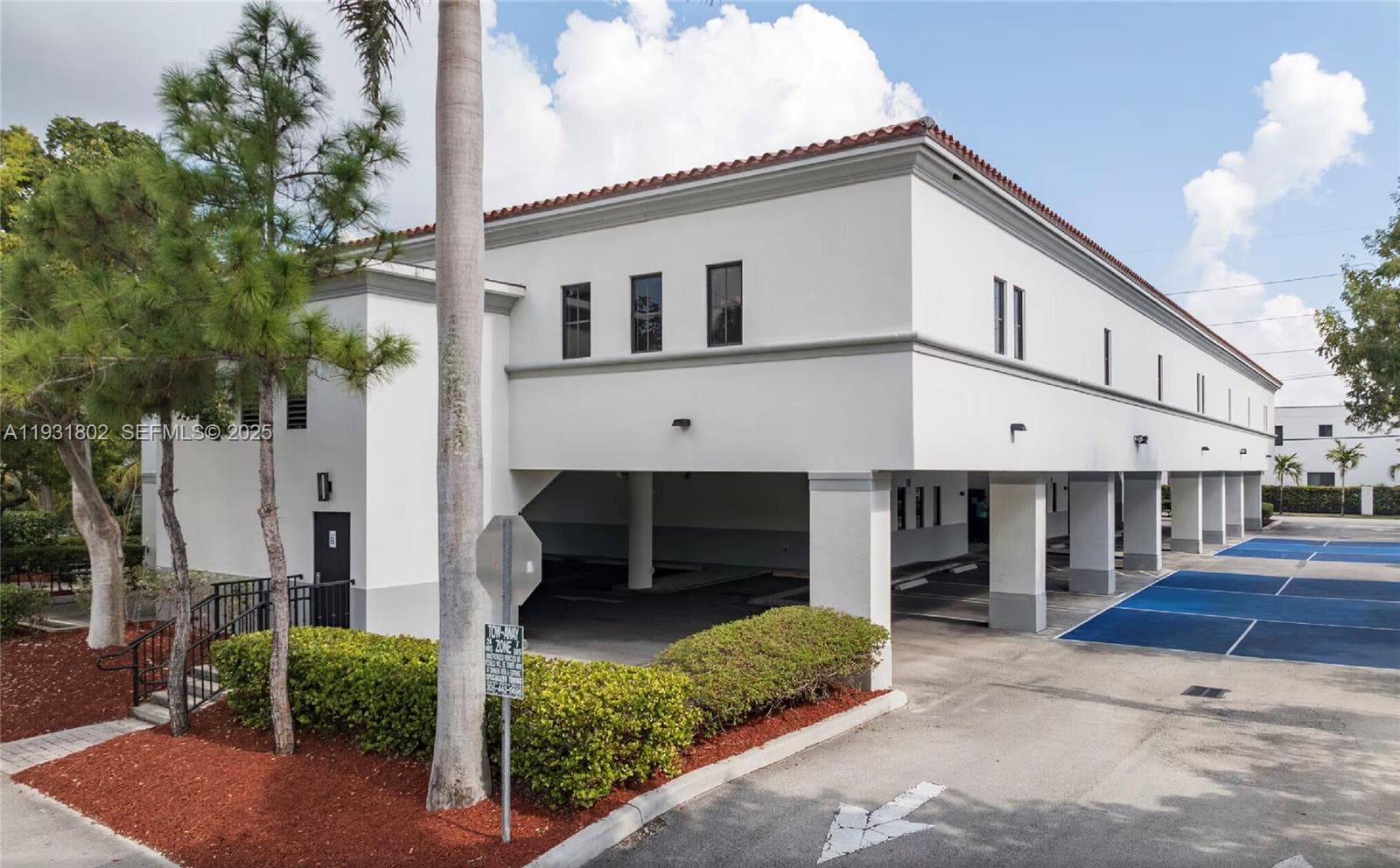 6900 SW 80th St, Miami FL 33143