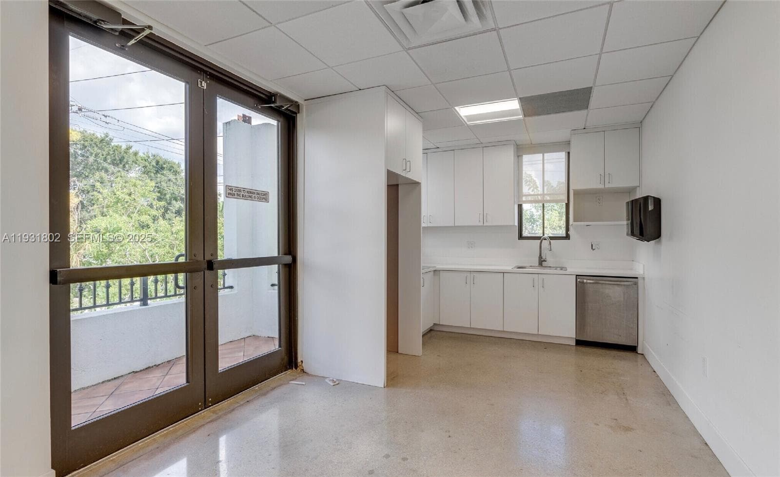 6900 SW 80th St, Miami FL 33143