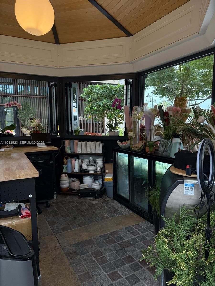 3011 Ponce de Leon Blvd, Coral Gables FL 33134