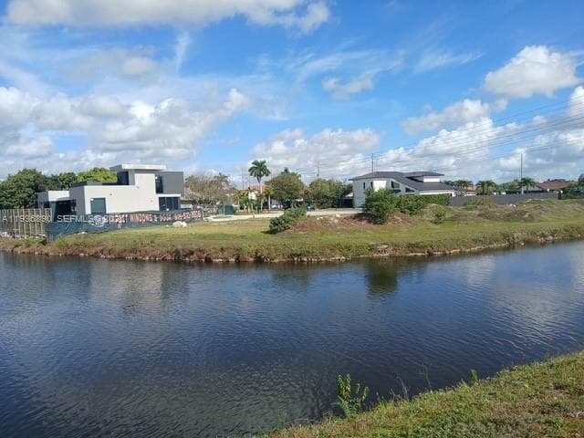 550 SW 136th Pl, Miami FL 33184