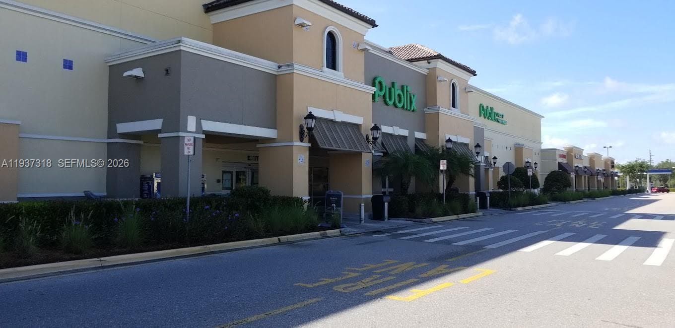 832 Dawhert Ave S, Lehigh Acres FL 33974