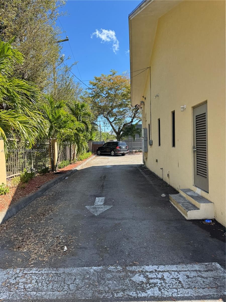 1595 NW 119th St, North Miami FL 33167