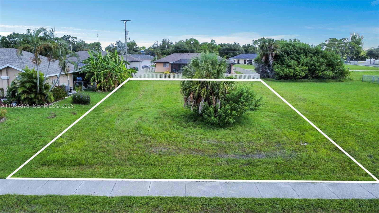 1821 Savona Pkwy W, Cape Coral FL 33914