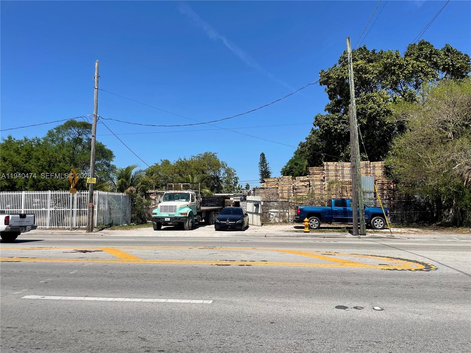 3021 NW 54th St, Miami FL 33142
