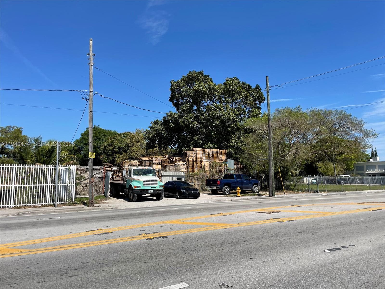 3021 NW 54th St, Miami FL 33142