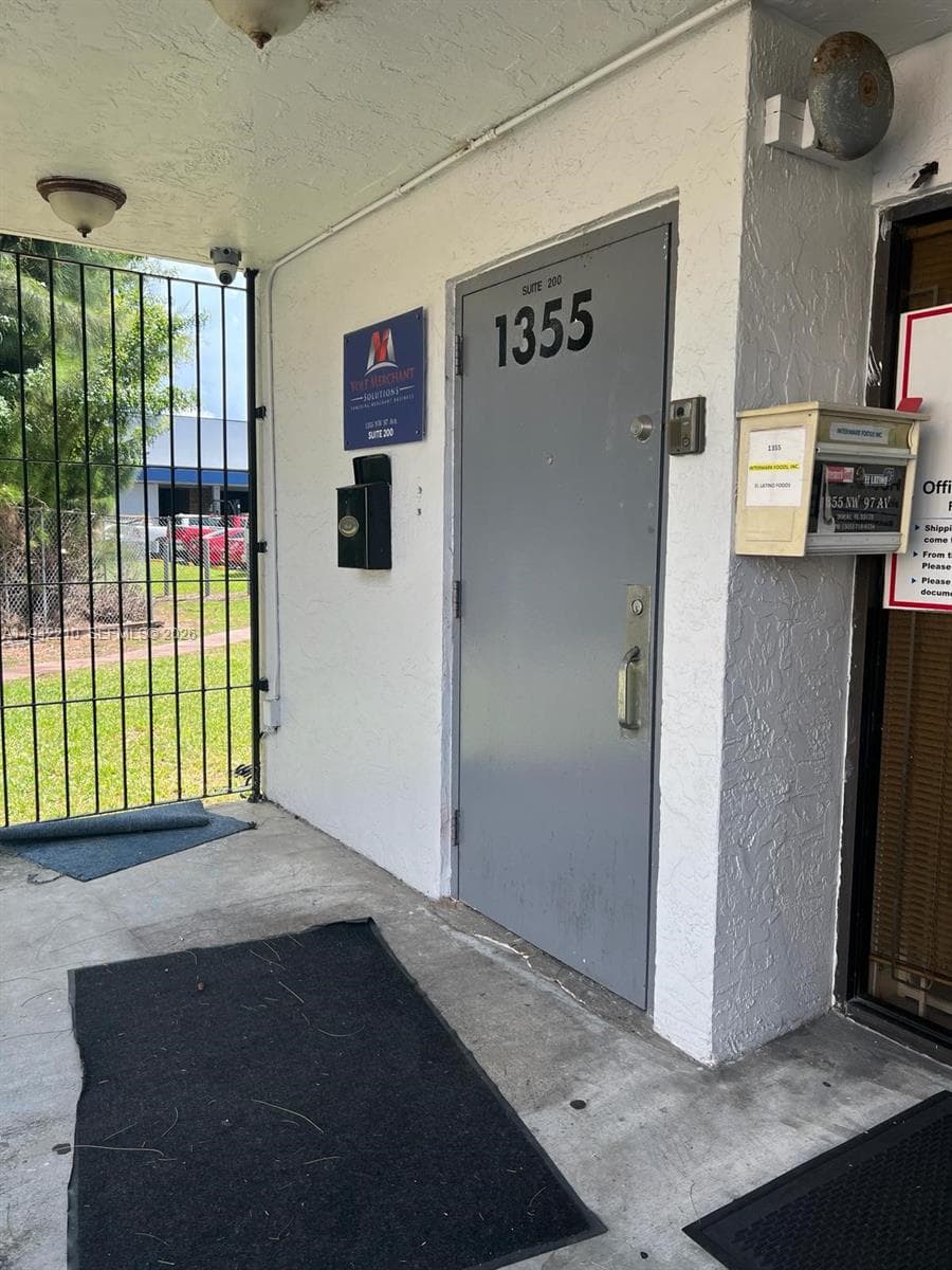 1355 NW 97 Avenue, Doral FL 33172