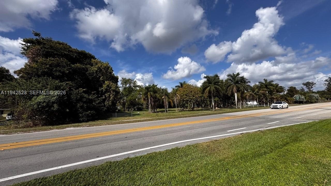 1615 Hiatus Rd, Davie FL 33325