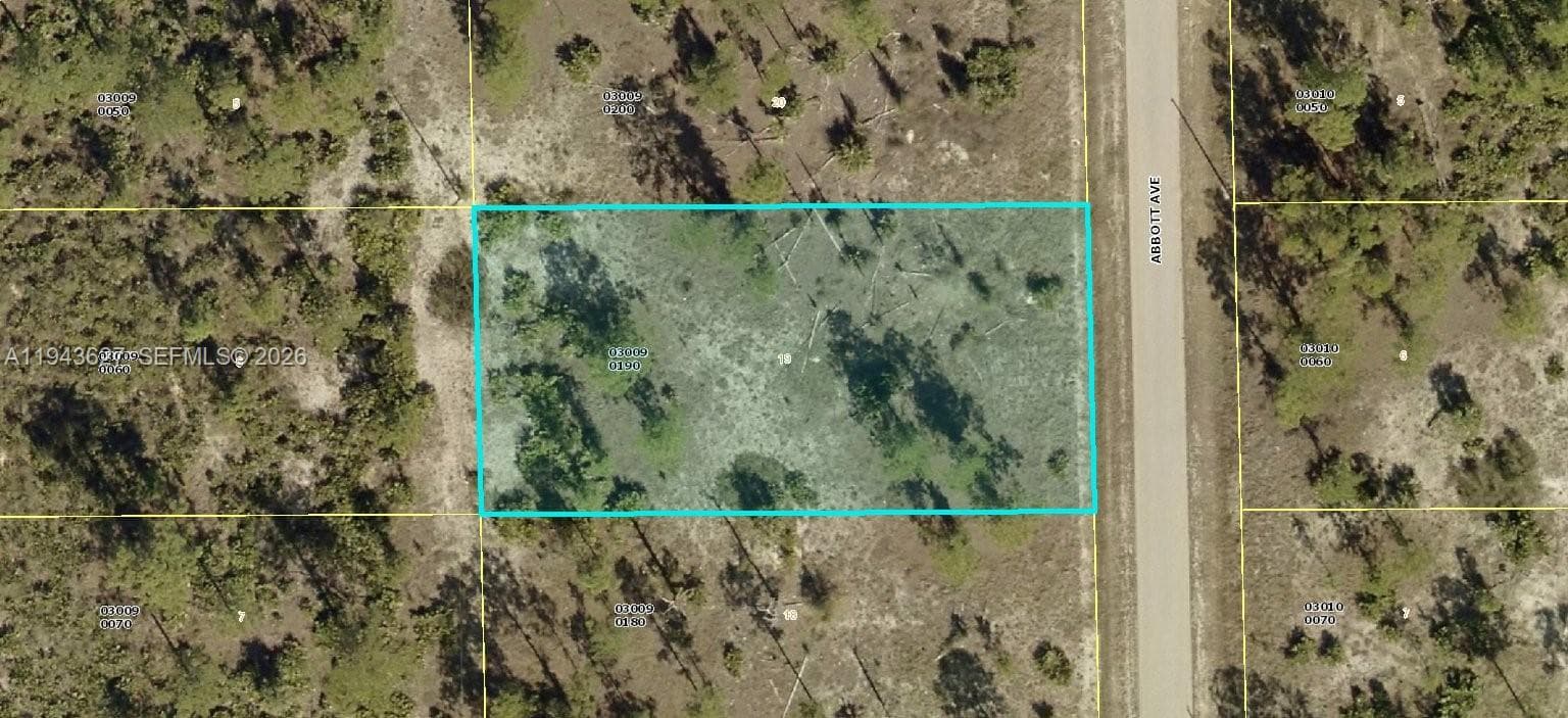 413 Abbott Ave., Lehigh Acres FL 33972