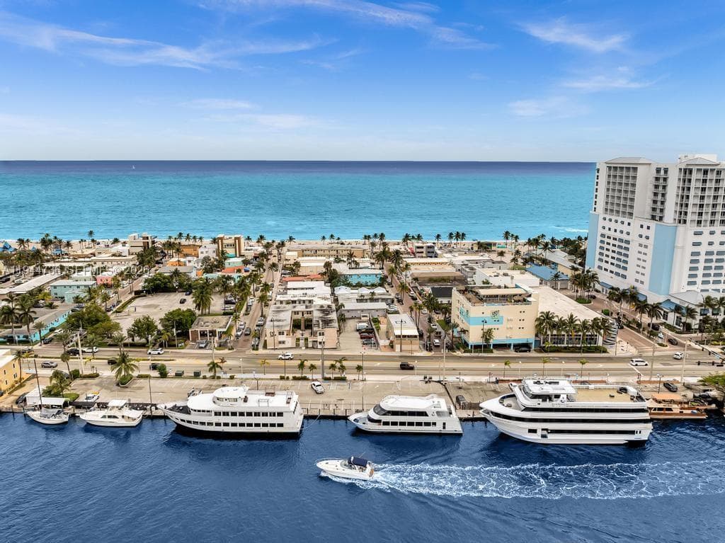 1318 N Ocean Dr, Hollywood FL 33019