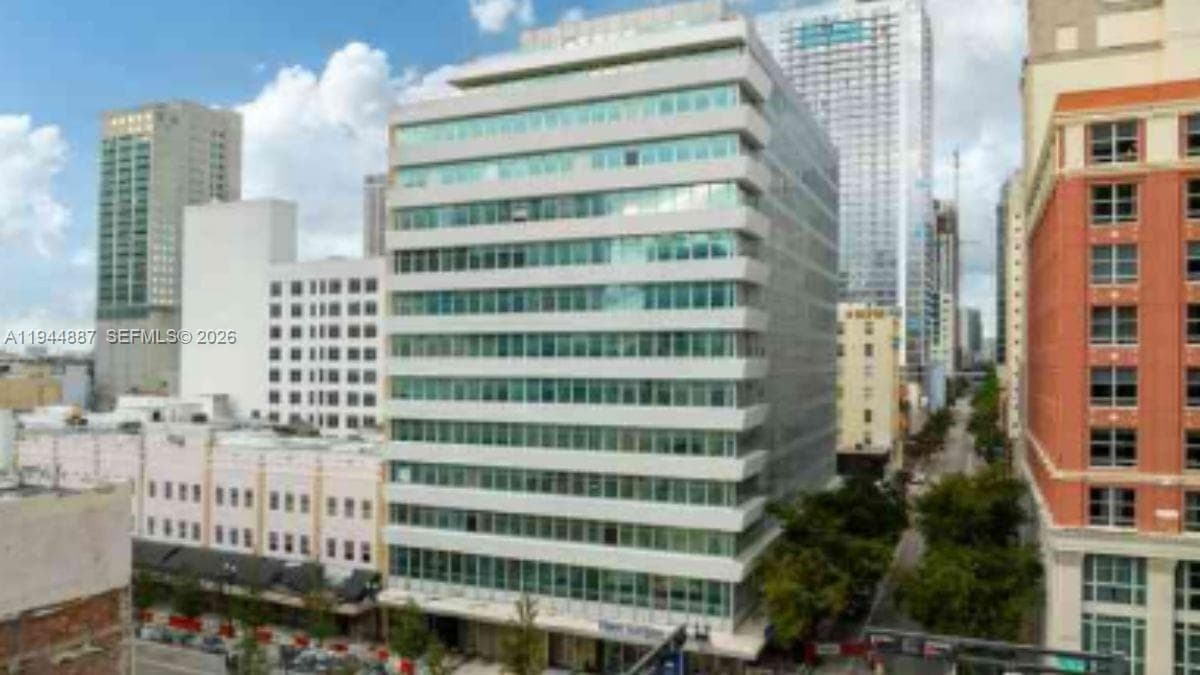 14 NE 1 AVE UNIT: 700Q MIAMI, FL, FL 33132-0000