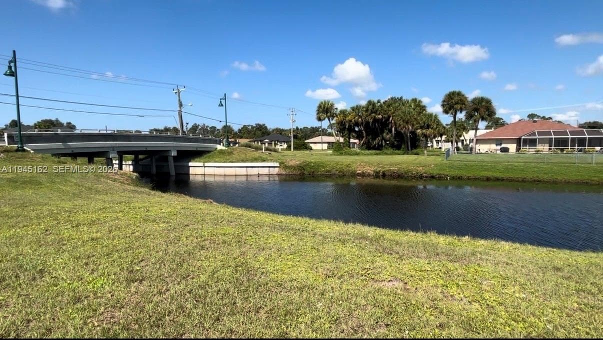 401 Rotonda Cr, Port Charlotte FL 33947
