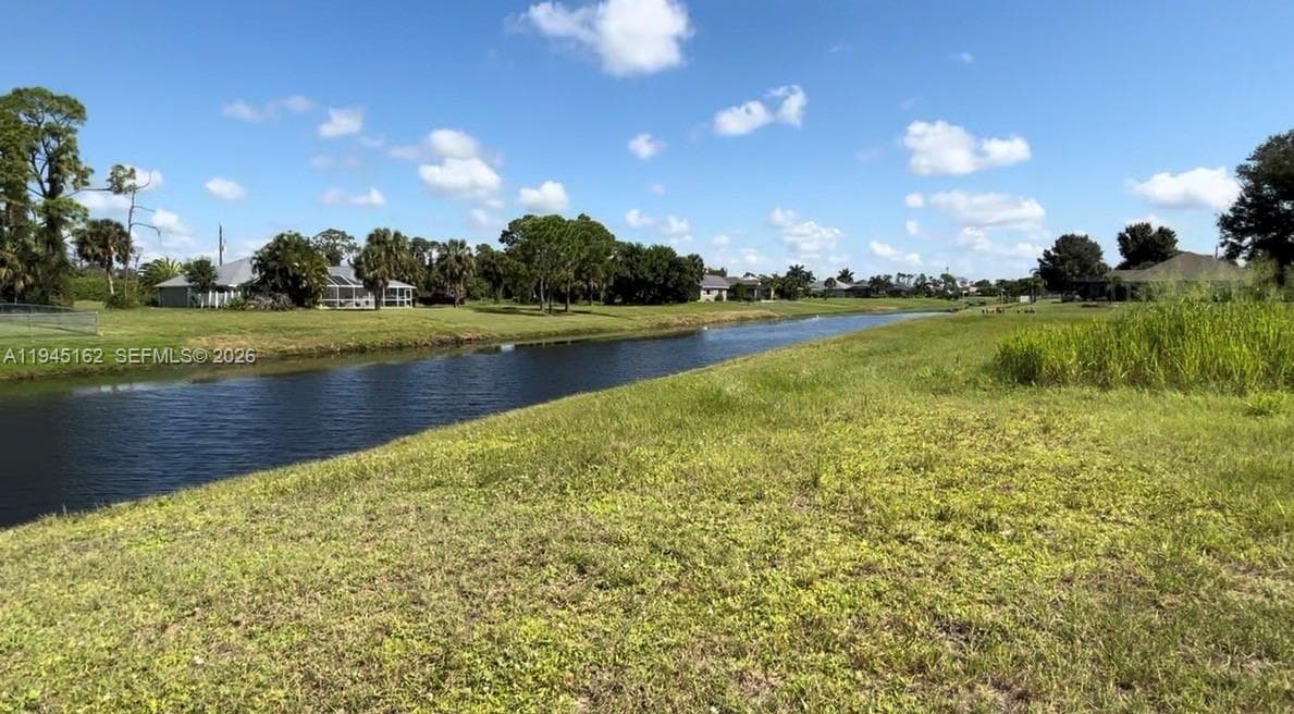 401 Rotonda Cr, Port Charlotte FL 33947
