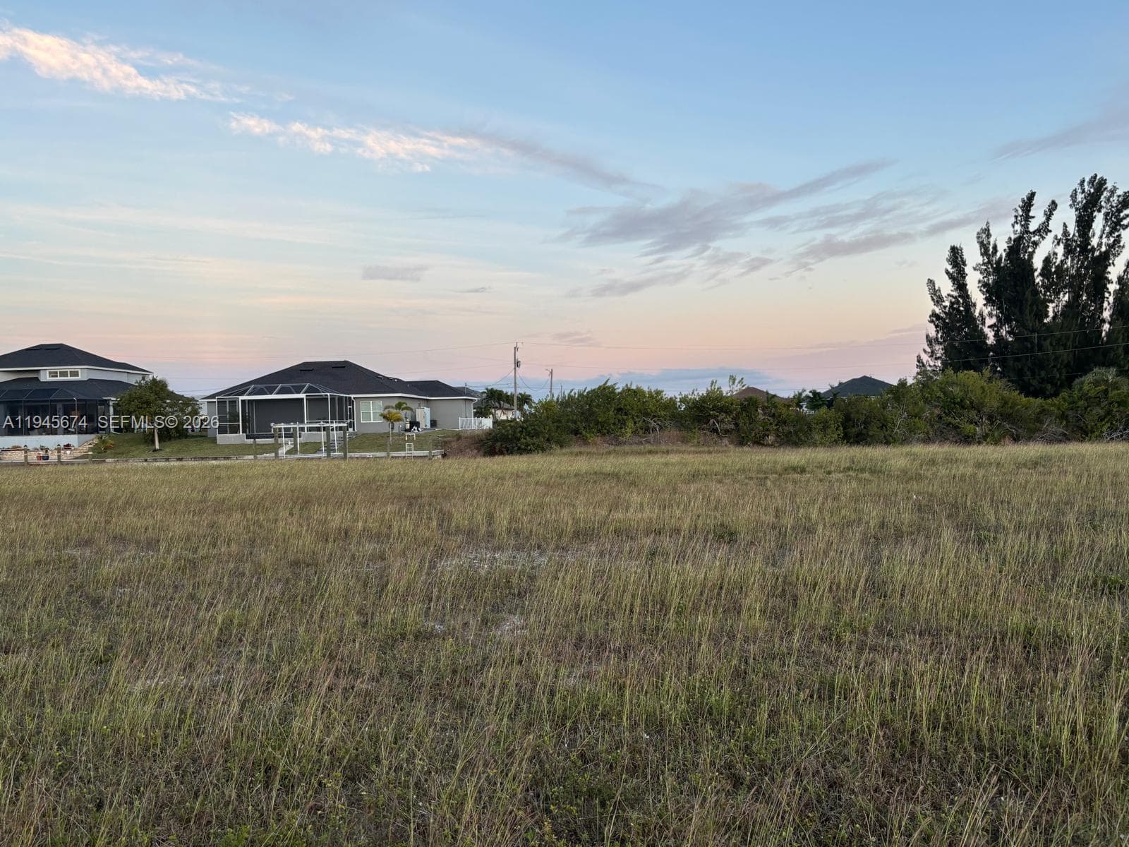 1213 NW 39th Ave, Cape Coral FL 33993