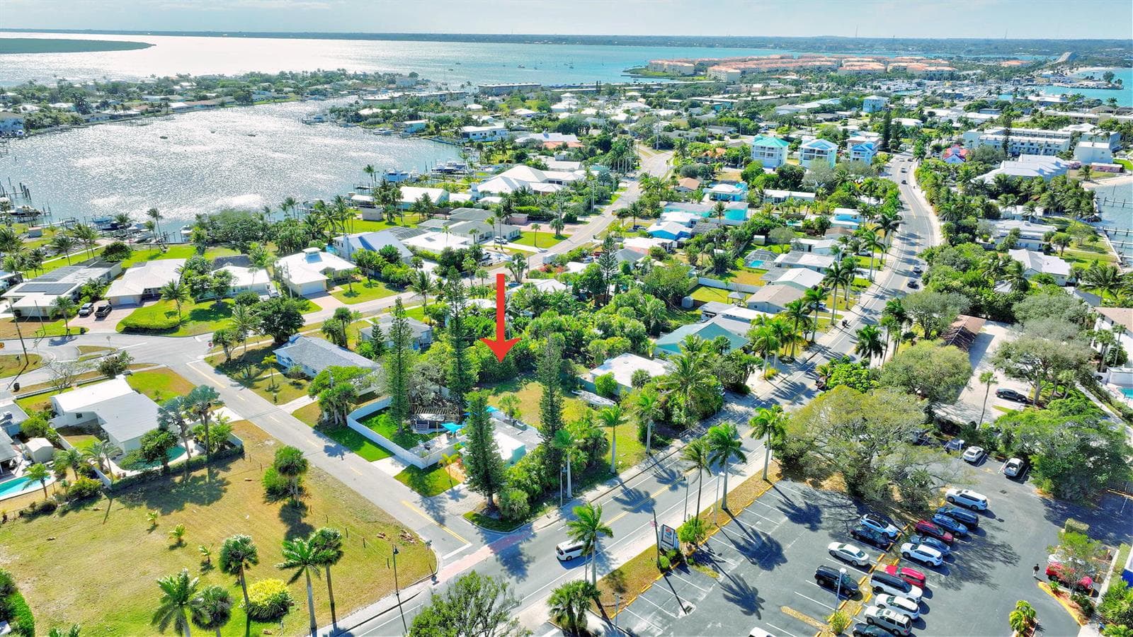STEPS TO THE INTRACOASTAL & OCEAN