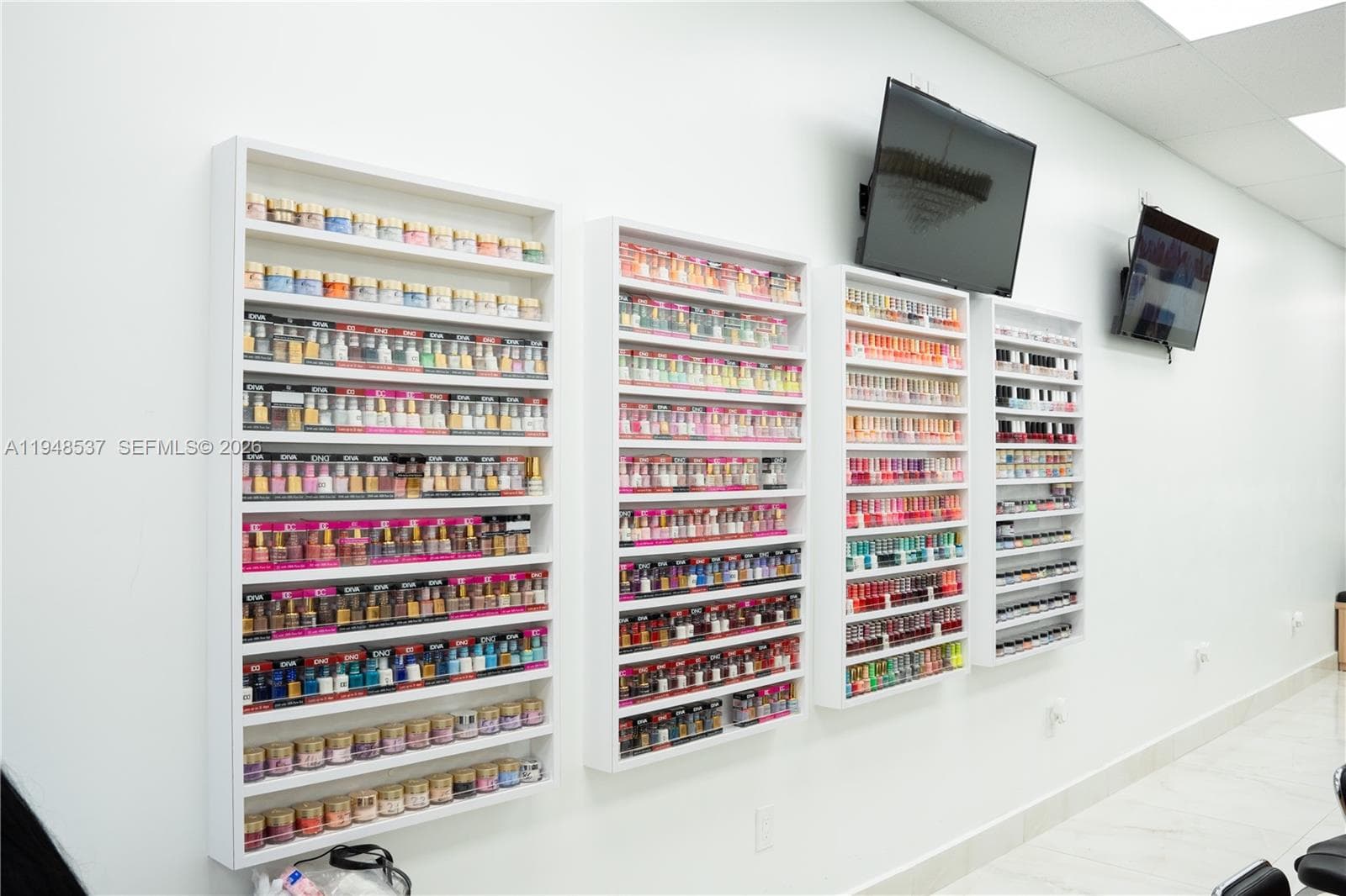 2452 W 60st, Hialeah FL 33016
