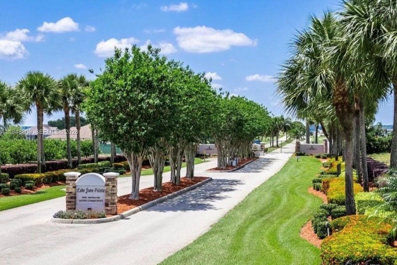 591 Sunset Pointe Dr, Lake Placid FL 33852