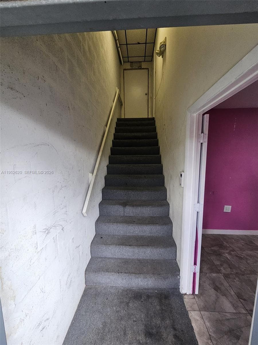 6175 NW 167th St # G18, Hialeah FL 33015