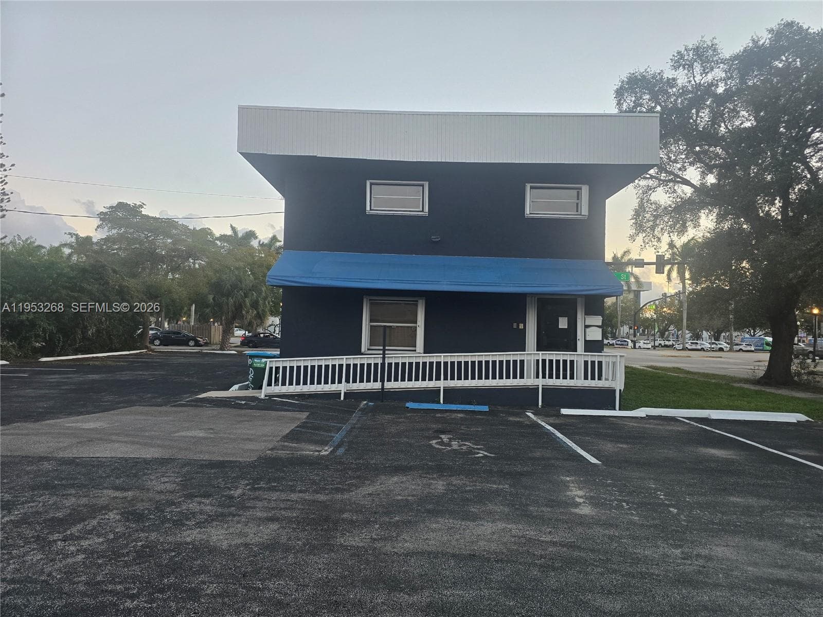 2555 Polk St, Hollywood FL 33020