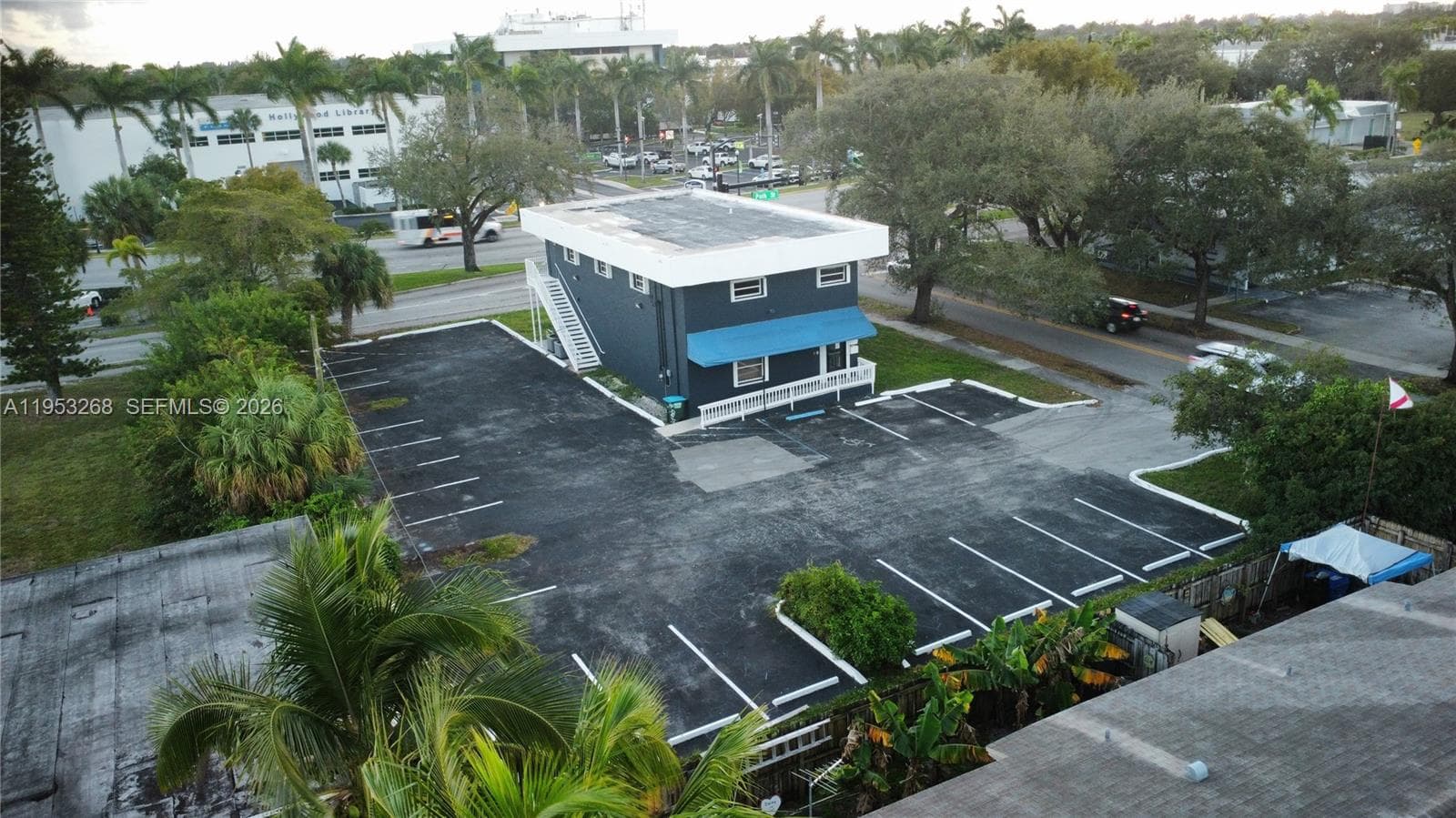 2555 Polk St, Hollywood FL 33020